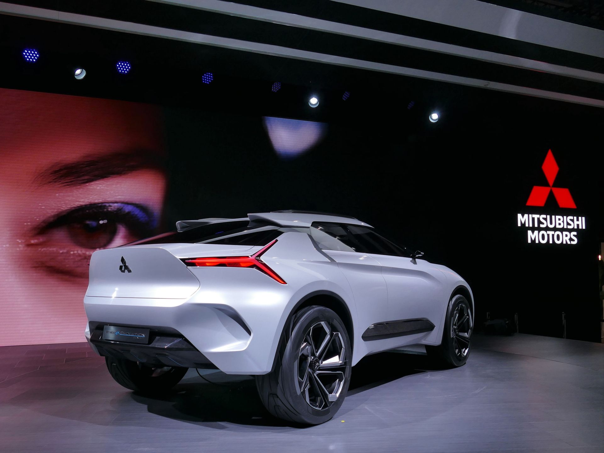 MITSUBISHI e-EVOLUTION CONCEPT